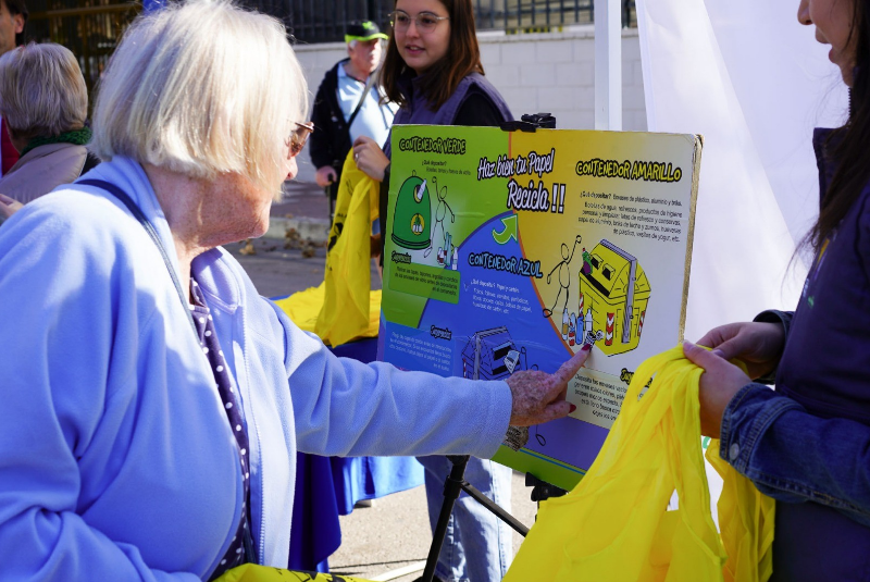 Benalmádena inicia una campaña sobre reciclaje con Ecoembes