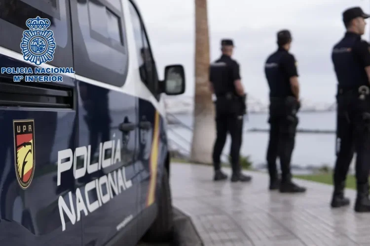 Roban la recaudación de una gasolinera simulando un accidente