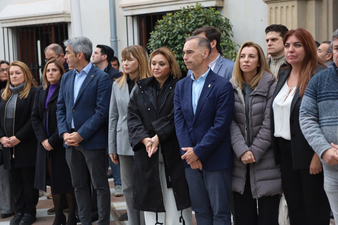 Benalmádena decreta un día de luto oficial por el asesinato de Lina