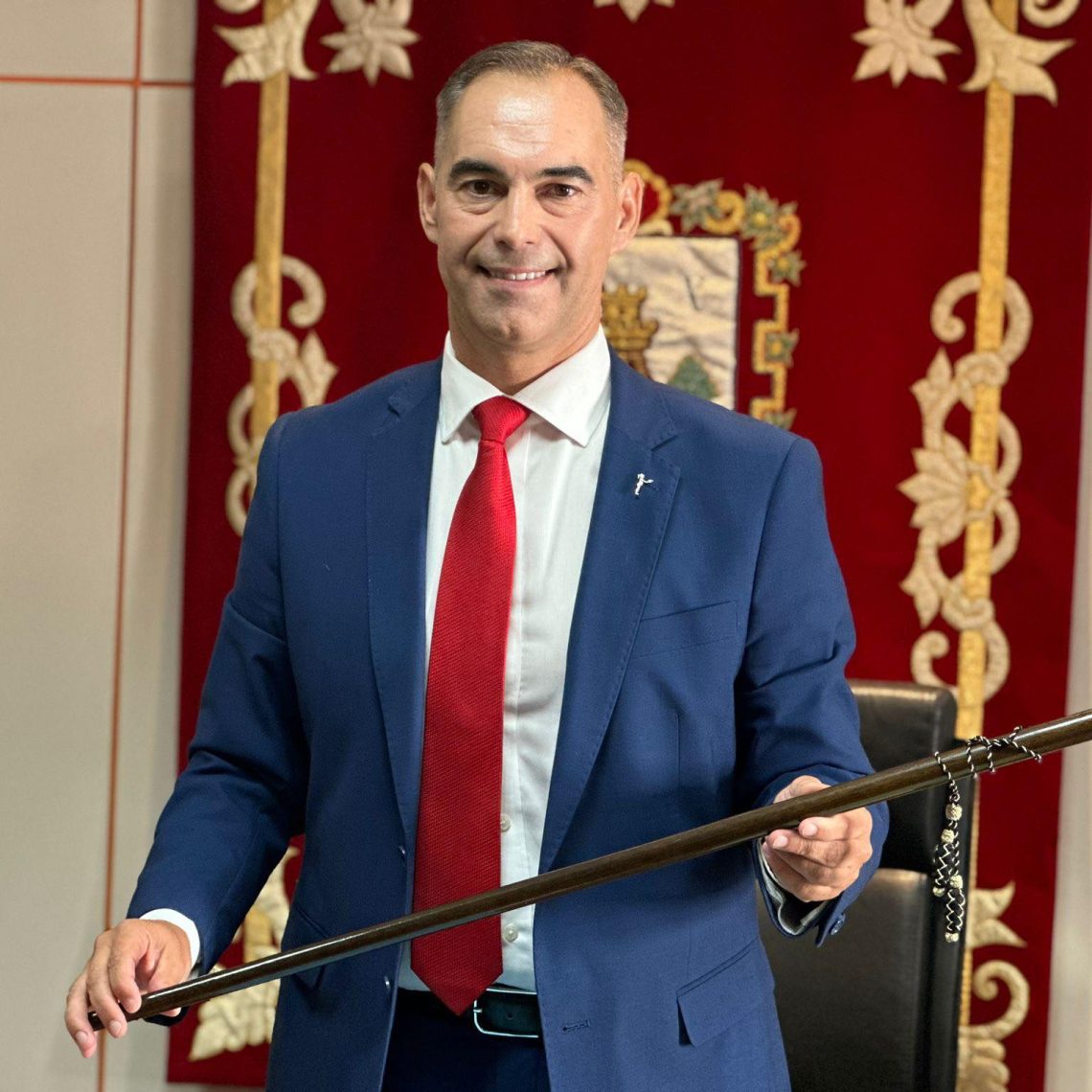 El alcalde de Benalmádena se recupera de su intervención quirúrgica