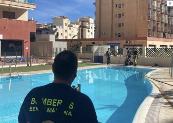 Benalmádena recibe 440.000 litros de agua con el vaciado de piscinas