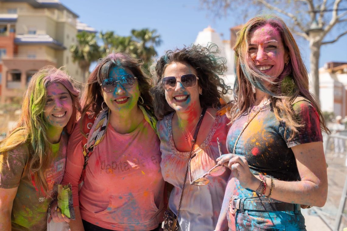 Benalmádena se suma a la celebración del Holi, la fiesta hindú de los colores