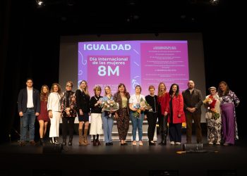 Benalmádena reconoce la labor y trayectoria de grandes mujeres en el acto institucional por el 8M