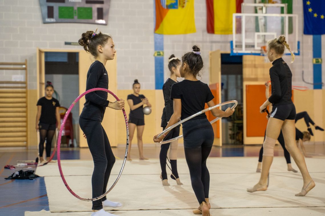 Más de 400 gimnastas participarán en el II Torneo Internacional de gimnasia rítmica «Benalrítmica»