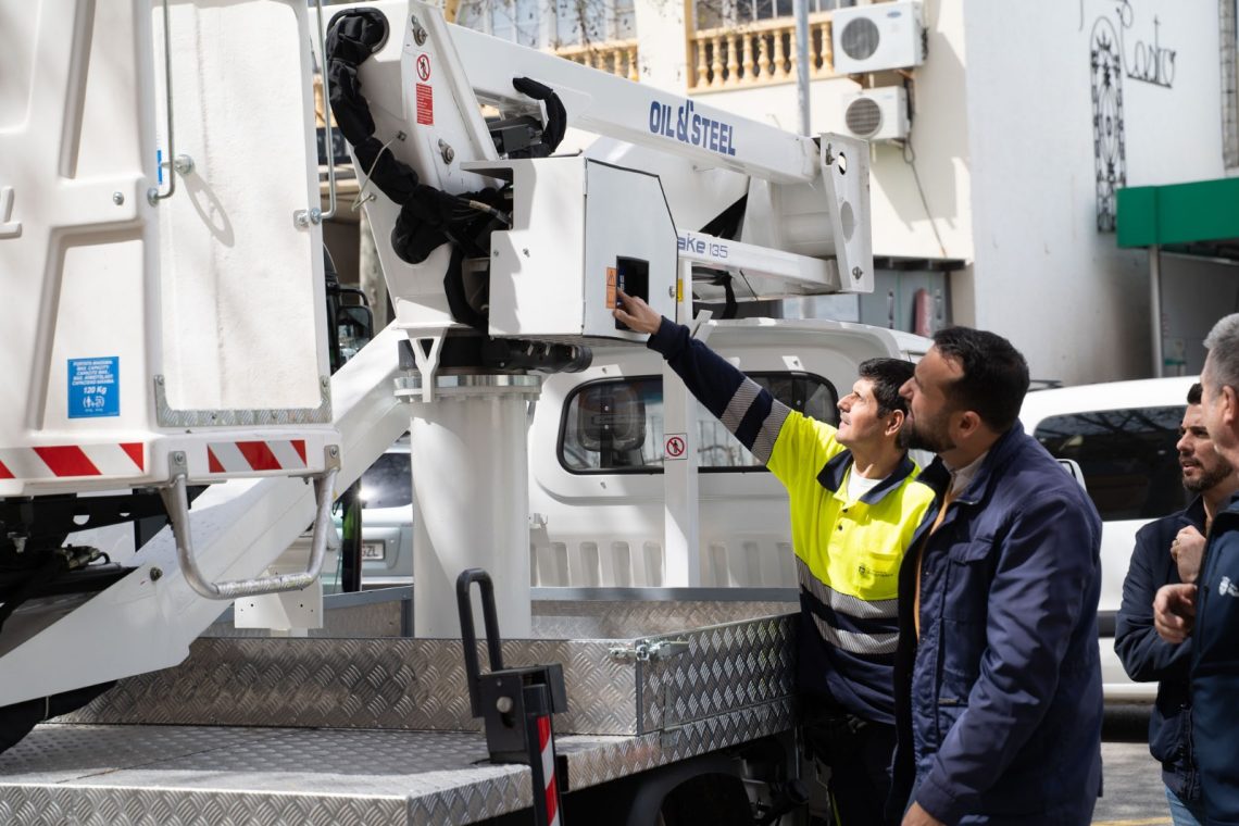 Casi 300.000 euros en nueva maquinaria para ampliar y reforzar el servicio de limpieza en Benalmádena