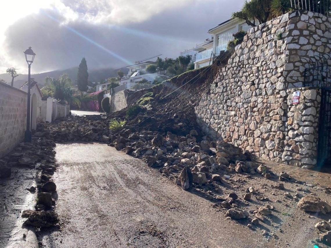 Las lluvias causan una decena de incidencias en Benalmádena