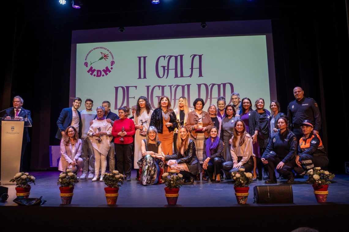Benalmádena celebra su II Gala de Igualdad con un reconocimiento a Rozalén y Juana Rivas