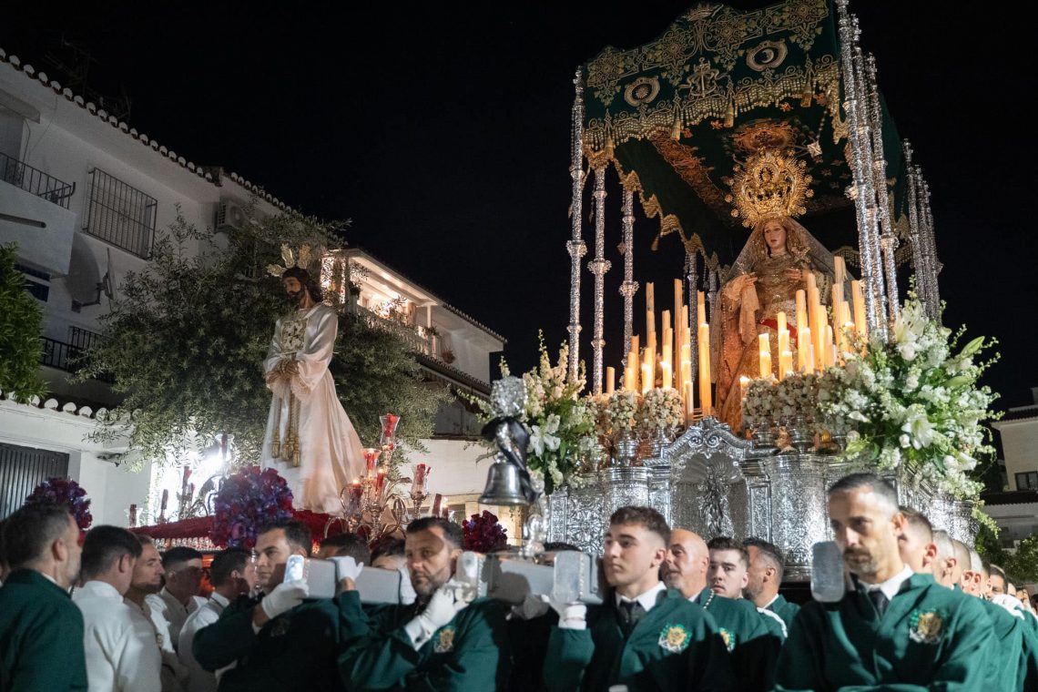 El Cautivo alumbró las calles de Benalmádena Pueblo el Martes Santo
