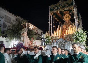 El Cautivo alumbró las calles de Benalmádena Pueblo el Martes Santo