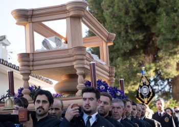 El Yacente y el Cristo de la Redención conmueven en el Viernes Santo de Benalmádena