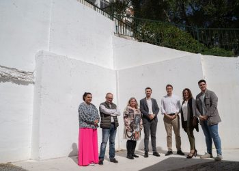 El Ayuntamiento invierte más de 85.000 euros en reparar el muro de contención que afectaba al solar del Coronado de Espinas