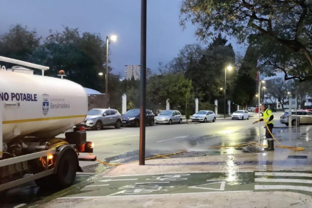 El Ayuntamiento de Benalmádena mantiene las medidas para ahorrar agua en sus servicios municipales