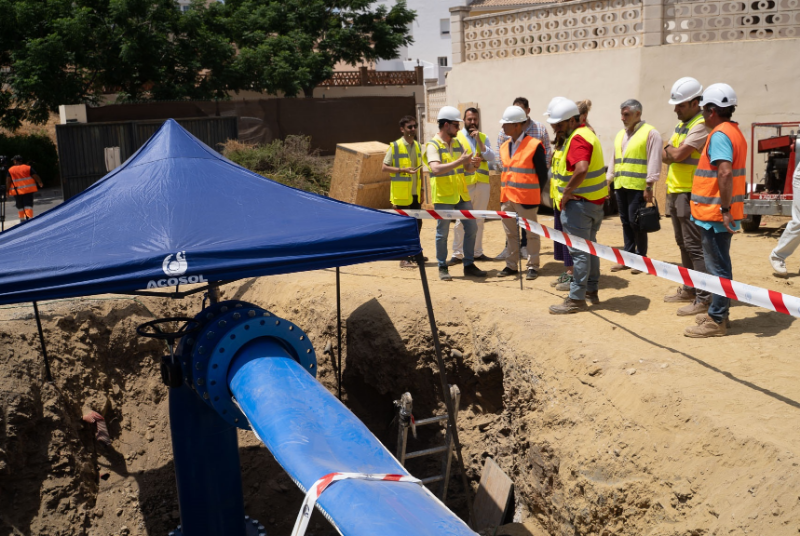 Finaliza con éxito la renovación de la tubería de abastecimiento de agua a la altura del hotel Los Patos