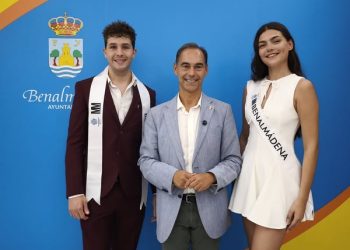 El alcalde recibe a los representantes de Benalmádena en el Certámen miss y mister Málaga