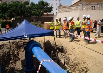 Siguen las obras para sustituir 80 metros de tubería rotas en Benalmádena
