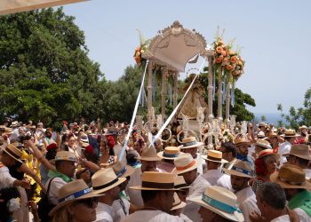 Benalmádena Pueblo celebra con devoción la romería de la Virgen de la Cruz