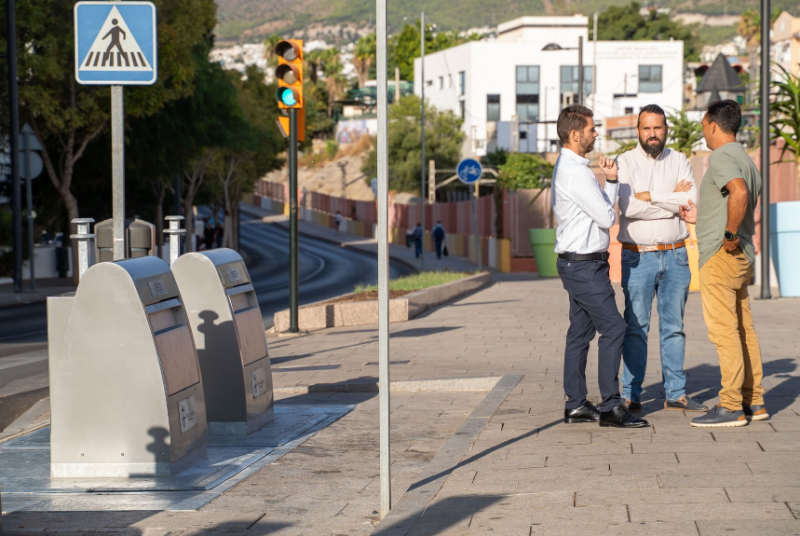 Benalmádena inicia la apertura de 68 nuevas islas ecológicas para la recogida de residuos