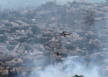 Un incendio afecta a la zona de Santángelo Oeste en Benalmádena
