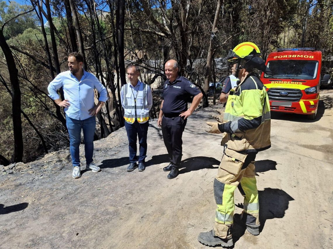 Extinguido el incendio en la zona de Carretera del Sol en Benalmádena