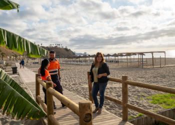 Benalmádena renueva la imagen y los servicios del entorno de la playa de Carvajal