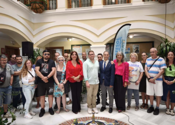 Benalmádena reafirma su compromiso con la salud mental en un emotivo acto institucional celebrado en el Ayuntamiento