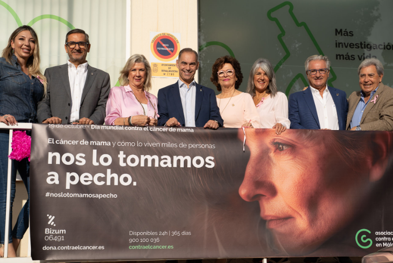 El alcalde de Benalmádena participa en la Jornada de Puertas Abiertas de la AECC por el Día Mundial contra el cáncer de mama