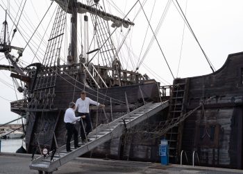 El Galeón Andalucía inaugura su estancia en el Puerto Deportivo de Benalmádena 