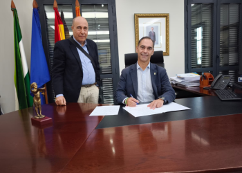 El Ayuntamiento de Benalmádena firma un convenio para mejorar las Colecciones Botánicas del Parque de la Paloma