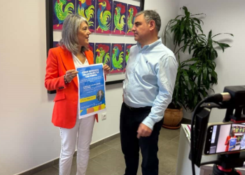 Benalmádena conmemora el Día Internacional de los Derechos de la Infancia con una conferencia sobre educación y humor