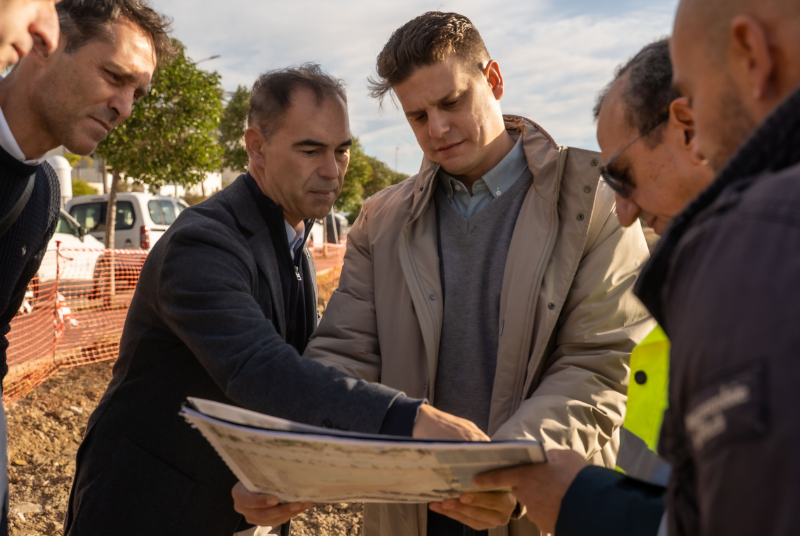 Benalmádena inicia la construcción de una pista polideportiva en Santangelo Norte con una inversión superior a los 80.000 euros