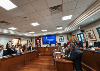 El Ayuntamiento de Benalmádena aprueba el presupuesto para 2026, que permitirá avanzar en el desarrollo de la ciudad y seguir apoyando a los colectivos sociales