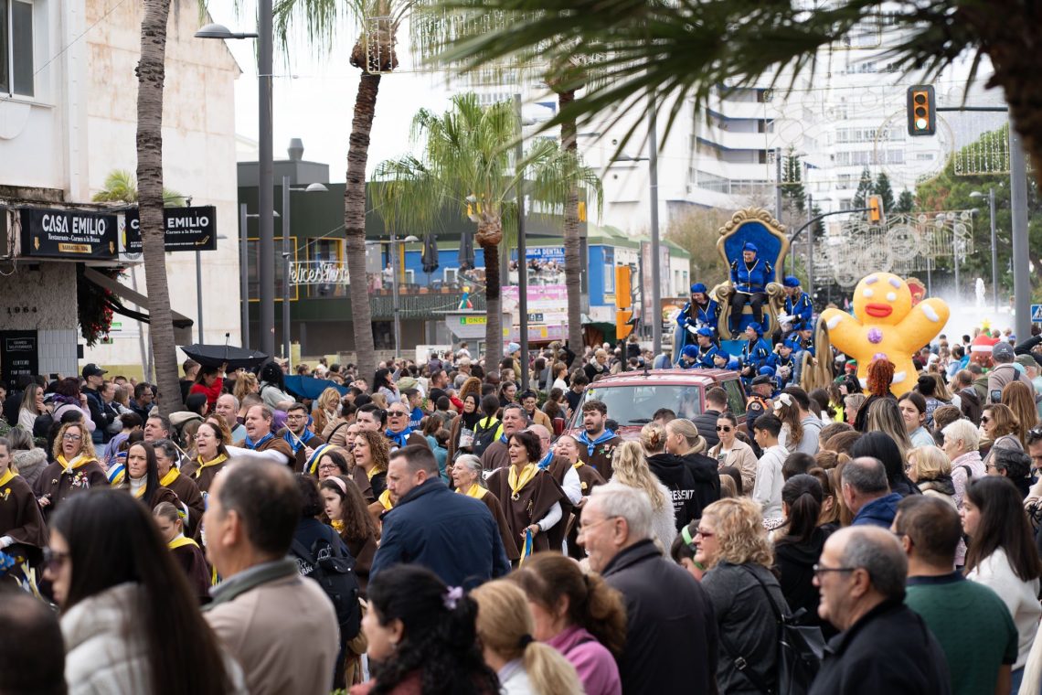 Benalmádena celebra su Cabalgata de Reyes con una gran participación