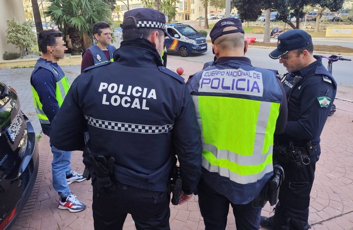 Agentes de Policía Nacional y Local de Benalmádena, coordinados en materia de prevención de robos
