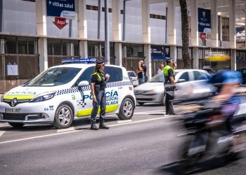Detenido un joven por conducción temeraria tras una persecución desde la capital hasta Benalmádena