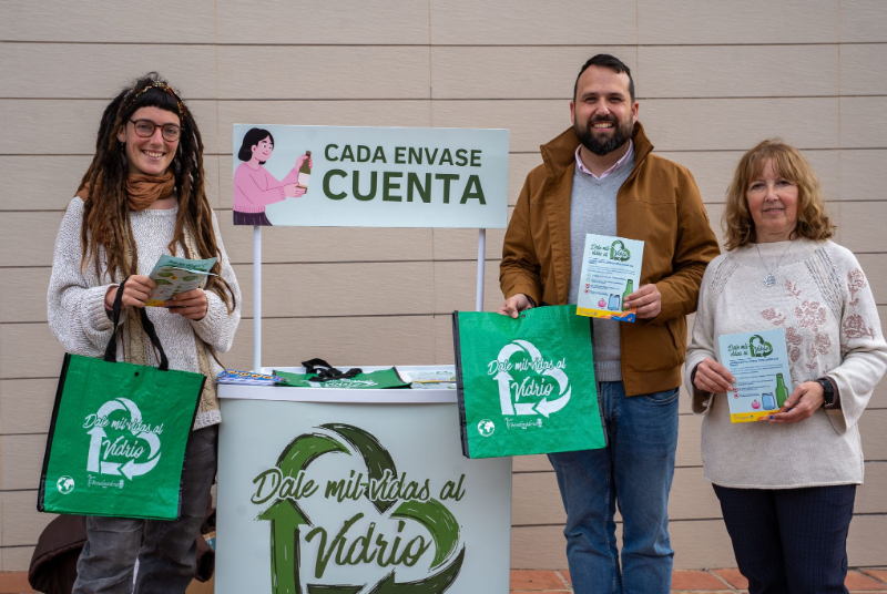 La campaña ‘Dale mil vidas al Vidrio’ busca reforzar el reciclaje en el sector hostelero y entre la ciudadanía