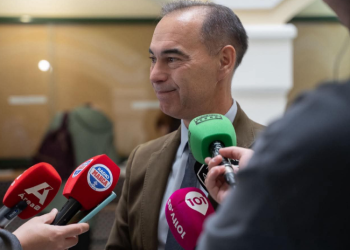 Juan Antonio Lara reclama soluciones urgentes ante la crisis ferroviaria que afecta a la provincia